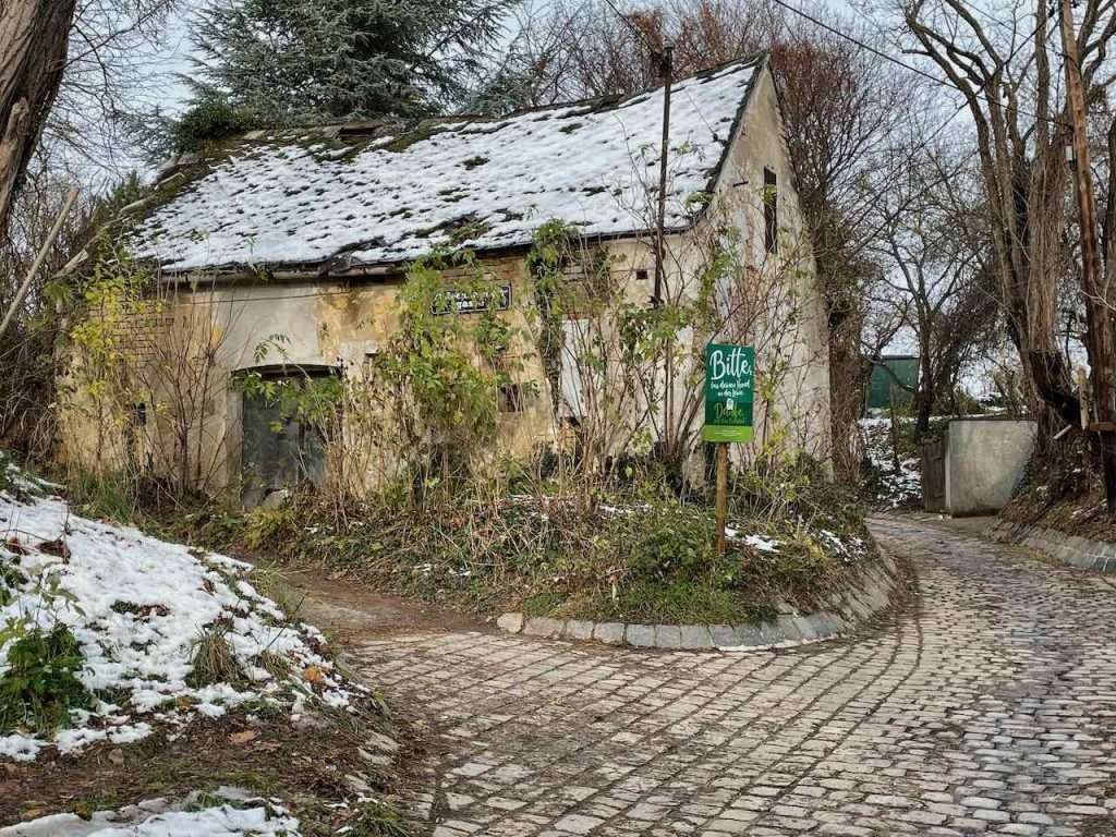Photo of a old building in Stammersdorf Vienna